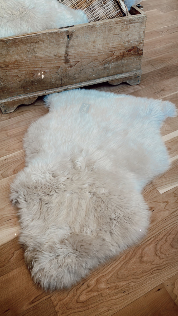 Cozy Long Wool Sheepskin Rug/Throw – Blush Out West